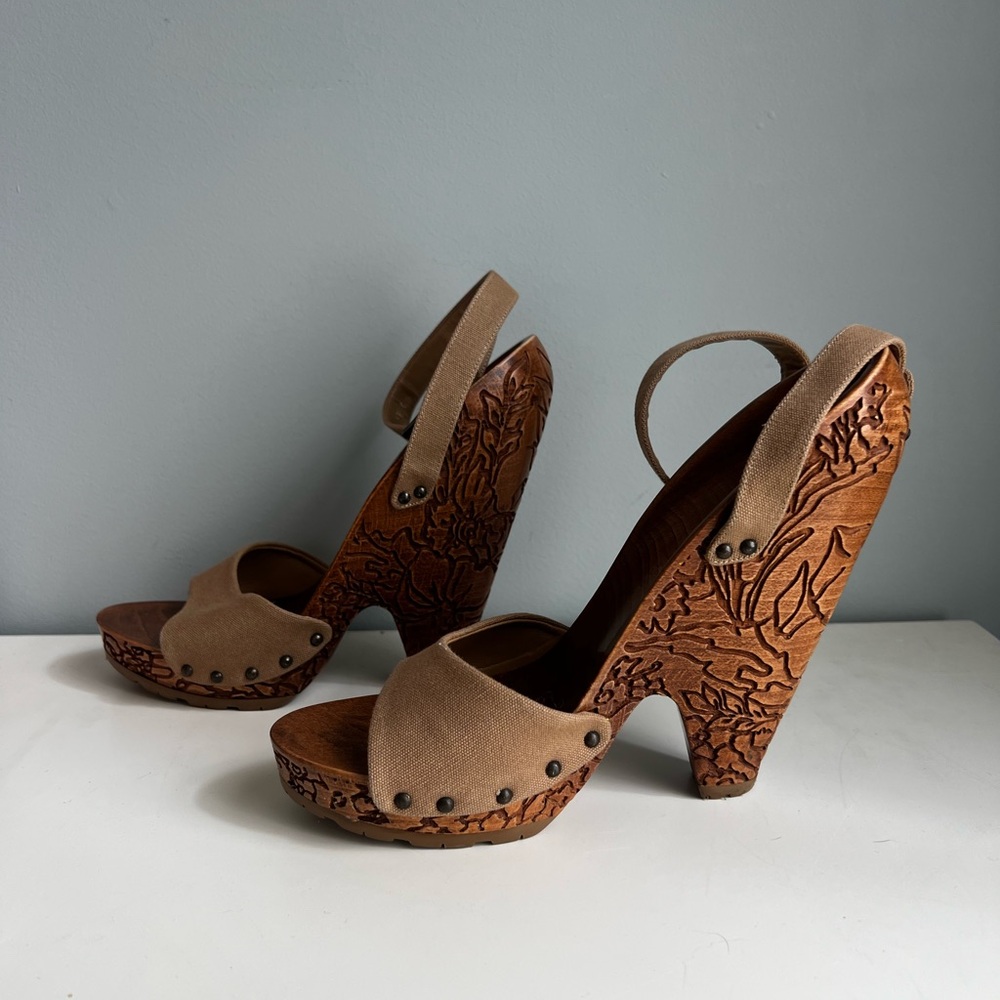 Stella McCartney Hand Carved Wooden Heel Strapped Women's Sandals size 7